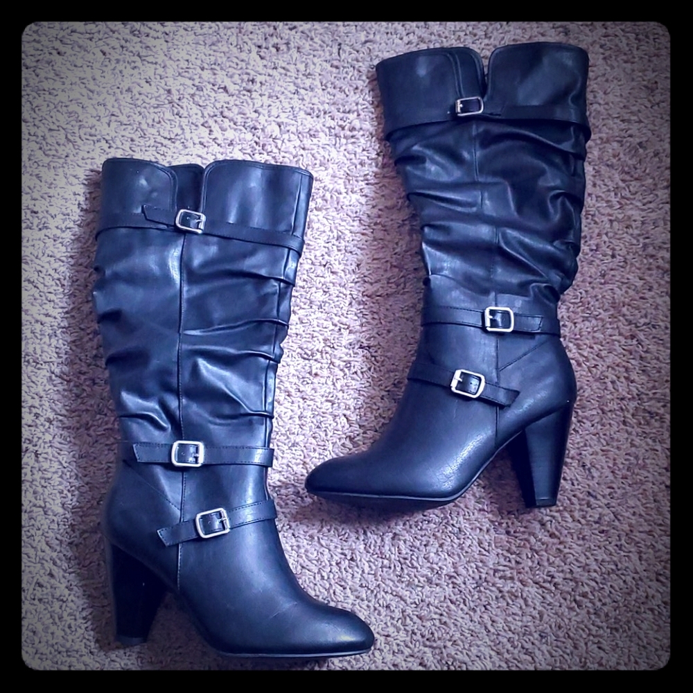 Women's Black knee high Boots size 10M